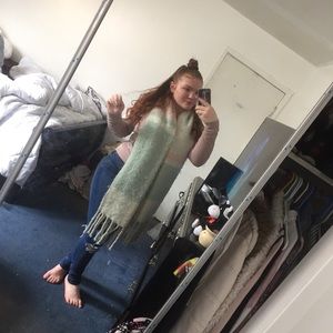 Meet your Posher, Ariana